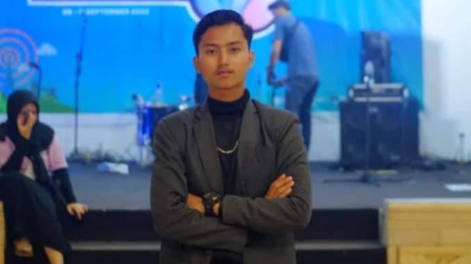 Sandy Aji Suhada Mahasiswa Program Study Aqidah dan Filsafat Islam Fakultas Ushuludin dan Adab IAIN Syekh Nurjati Cirebon, Telah meraih juara 1 pada perlombaan Master Of Ceremony (MC) se-Ciayumajakuning