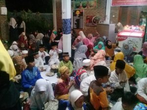 Gema Ramadhan Himpunan Mahasiswa Jurusan Pendidikan Islam Anak Usia Dini Mengadakan Kegiatan Buka Puasa Bersama Anak Yatim dan Pemberian Santunan