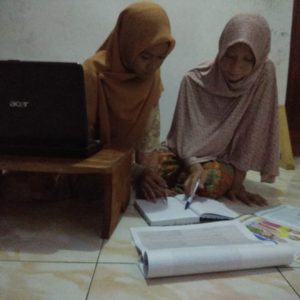 Hari ke 19 KKN-DR Kegiatan Membuat Program Semester Untuk Pembelajaran di PAUD Lentera Ilmu Bersama Indah Amalia Mahasiswa Jurusan Pendidikan Islam Anak Usia Dini Fakultas Ilmu Tarbiyah dan Keguruan IAIN Syekh Nurjati Cirebon 
