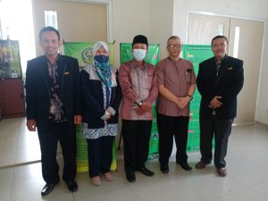 Foto Bersama Antara Intitut Agama Islam Negeri (IAIN) Kudus Fakultas Ilmu Tarbiyah dan Keguruan Jurusan Pendidikan Islam Anak Usia Dini Dengan Intitut Agama Islam Negeri (IAIN) Syekh Nurjati Cirebon Fakultas Ilmu Tarbiyah dan Keguruan Jurusan Pendidikan Islam Anak Usia Dini Usai Melakukan Kunjungan di kantor Jurusan Pendidikan Islam Anak Usia Dini.