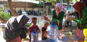 Hari ke 17 KKN-DR kegiatan Mengajarkan Anak-Anak Cuci Tangan Dengan Baik dan Benar di PAUD Safarina Bersama Nur Arifiana Winarti Mahasiswa Jurusan Pendidikan Islam Anak Usia Dini Fakultas Ilmu Tarbiyah dan Keguruan IAIN Syekh Nurjati Cirebon