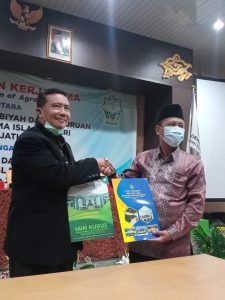 Saling Bertukar Dokumen MoU Intitut Agama Islam Negeri (IAIN) Kudus Fakultas Ilmu Tarbiyah dan Keguruan Jurusan Pendidikan Islam Anak Usia Dini Dengan Intitut Agama Islam Negeri (IAIN) Syekh Nurjati Cirebon Fakultas Ilmu Tarbiyah dan Keguruan Jurusan Pendidikan Islam Anak Usia Dini.
