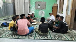 Hari ke 14 KKN-DR Kegiatan Belajar Lagu Marhabanan Bersama Pemuda Arjasari di Musholah Nurudzolan Bersama Farkhatun JamilahMahasiswa Jurusan Pendidikan Islam Anak Usia Dini Fakultas Ilmu Tarbiyah dan Keguruan IAIN Syekh Nurjati Cirebon