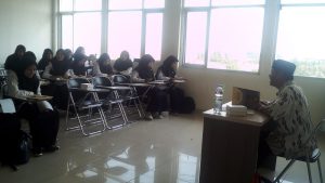 Orientasi Mahasiswa Baru Fakultas Ilmu Tarbiyah dan Keguruan dengan Ngaji Kitab Wa Ta’lim.