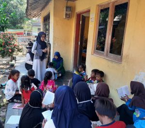 Hari ke 10 KKN-DR Kegiatan Belajar Mengaji Bersama Anaka-Anak Bersama Rukilah Mahasiswa Jurusan Pendidikan Islam Anak Usia Dini Fakultas Ilmu Tarbiyah dan Keguruan IAIN Syekh Nurjati Cirebon