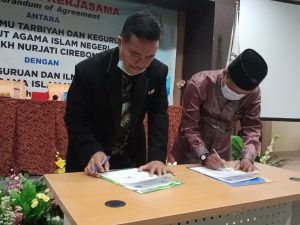 Penandatanganan MoU Intitut Agama Islam Negeri (IAIN) Kudus Fakultas Ilmu Tarbiyah dan Keguruan Jurusan Pendidikan Islam Anak Usia Dini Dengan Intitut Agama Islam Negeri (IAIN) Syekh Nurjati Cirebon Fakultas Ilmu Tarbiyah dan Keguruan Jurusan Pendidikan Islam Anak Usia Dini.