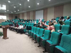 Wakil Dekan 3, Kajur, Sekjur, Dosen dan Mahasiswa Menonton Kegiatan Pergelaran Tari Kreatif Anak Usia Dini Mahasiswa Semester 5 Angkatan 2019.