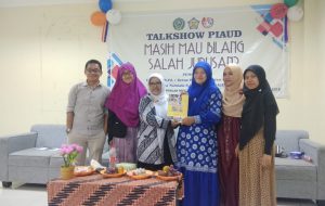 Foto Bersama Dengan Narasumber