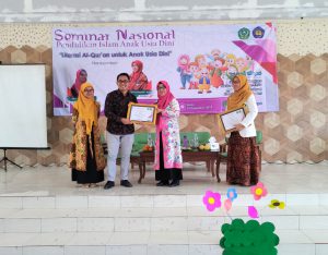Seminar Nasional Jurusan Pedidikan Islam Anak Usia Dini FITK IAIN Syekh Nurjati Cirebon dan Universitas Singaperbangsa Karawang ke Narasumber Dari IAIN Syekh Nurjati Cirebon dan Universitas Singaperbangsa Karawang