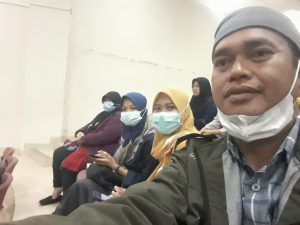 Tenaga Kependidikan Staf Jurusan Lingkungan Fakultas Ilmu Tarbiyah dan Keguruan IAIN Syekh Nurjati Cirebon Dalam Study Komparatif Ormawa FITK UIN Sunan Kalijaga Yogyakarta Dengan Ormawa FITK IAIN Syekh Nurjati Cirebon.