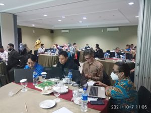 Muhamad Saikhu, S. Pd. Staf FITK, Zainudin, SH. Staf Jurusan Hukum Tata Usaha, Tohirin, S. Ag., S. IPI Pustakawan Pada Perpustakaan Dalam Kegiatan Worshop Pelatihan Website Untuk Tenaga Kependidikan di Lingkungan IAIN Syekh Nurjati Cirebon.