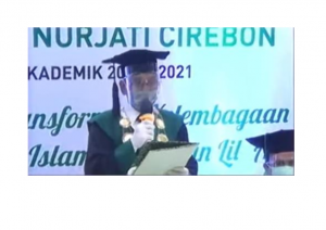 Dr. H. Sumanta, M. Ag. Memberikan Pidato Wisuda Sarjana & Magister Dalam Kegiatan Sidang Senat Terbuka Online Wisuda Sarjan & Magister XXI Institut Agama Islam Negeri ( IAIN ) Syekh Nurjati Cirebon.