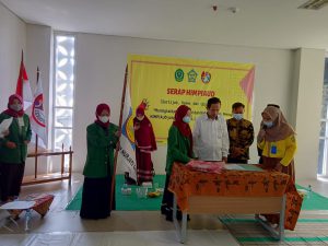 Penanda tanganan serah terima jabatan saudari Hamidah selaku ketua umum Himpunan Mahasiswa Jurusan Pendidikan Islam Anak Usia Dini (HIMPIAUD) periode 2020-2021 kepada saudari Farras Taqiyah Selaku ketua umum terpilih Himpunan Mahasiswa Jurusan Pendidikan Islam Anak Usia Dini (HIMPIAUD) periode 2021-2022.