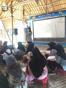 Kunjungan Mahasiswa Jurusan Pendikan Islam Anak Usia Dini Fakultas Ilmu Tarbiyah dan Keguruan IAIN Syekh Nurjati Cirebon ke Rumah Batik Trusmi Plered Kabupaten Cirebon