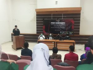 MC Mahsaiswa UIN Sunan Kalijaga Yogyakarta Dalam Study Komparatif Ormawa FITK UIN Sunan Kalijaga Yogyakarta Dengan Ormawa FITK IAIN Syekh Nurjati Cirebon.