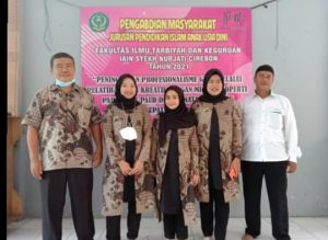 Dr. Asep Mulyana, M. Si. - Ketua Jurusan Jurusan Pendidikan Islam Anak Usia Dini, Lutfatullatifah, M. Pd. – Dosen Jurusan Pendidikan Islam Anak Usia Dini, Ayu Vinlandari Wahyudi, M. Pd. – Dosen Jurusan Pendidikan Islam Anak Usia Dini, Yunita Dwi Jayanti, M. Pd. – Dosen Jurusan Pendidikan Islam Anak Usia Dini, Kusnadi – Staf Jurusan Pendidikan Islam Anak Usia Dini Kegiatan  Pengabdian Kepada Masyarakat Jurusan Pendidikan Islam Anak Usia Dini Dengan RA, TK dan PAUD Sekecamatan Plumbon. 